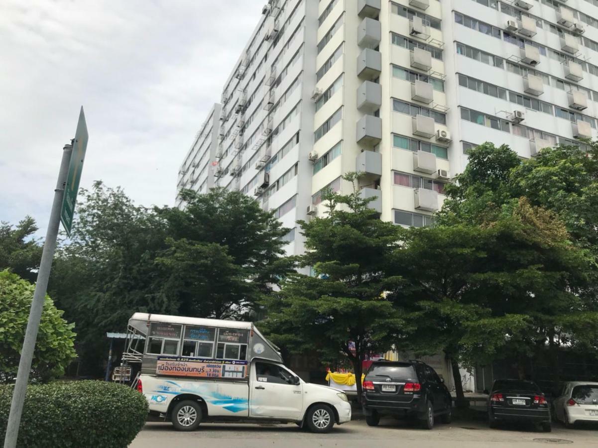 T11 Popula Condo By Prathomlerk Pak Kret Exterior foto